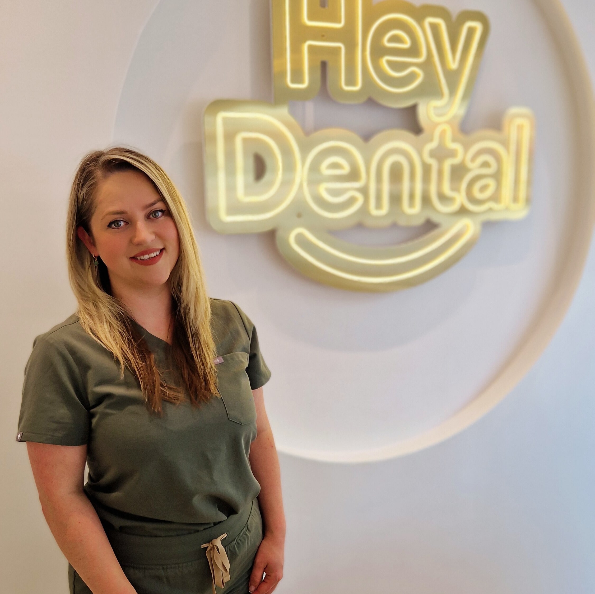 Hey Dental - Leiden - Mondhygiënist & Tandarts